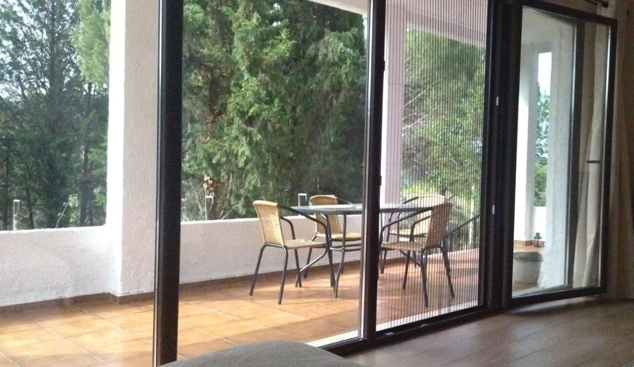 Bonita Casa Blanca En El Bosque. Villa Cordoba Exterior photo